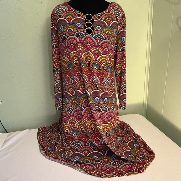 MSK Dresses & Skirts - MSK Retro Boho Scallop Print Long Sleeve Dress w.Gold Ring Detail – Size Large